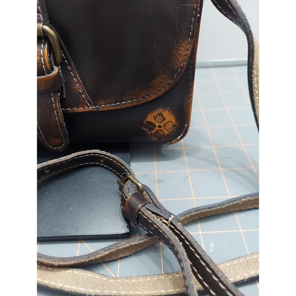 Patricia Nash Women's Leather Distressed Crossbody Bag - Picture 2 of 16
